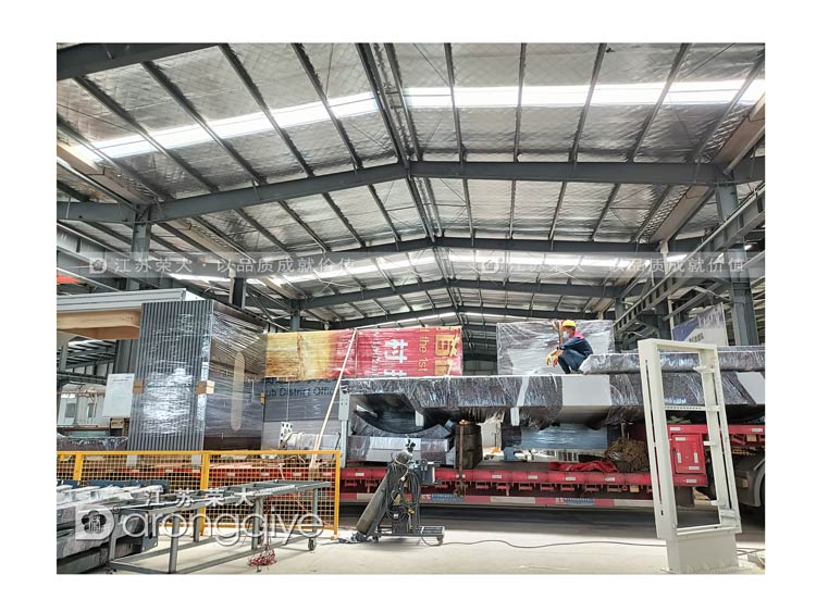 廣東智能化候車(chē)亭發(fā)貨第一批配圖二 廣東智能化候車(chē)亭發(fā)貨第一批配圖二